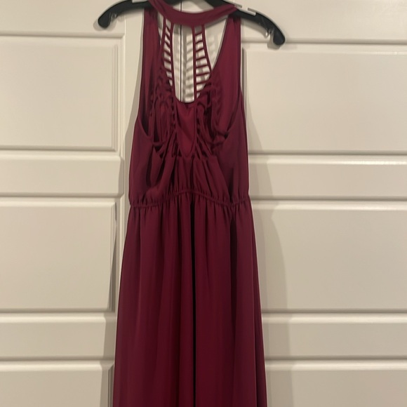 Wine colored maxi dress. Sleeveless with razor back and low slits on front - Picture 5 of 7